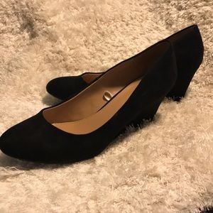 NEW women’s black suede heeled wedge